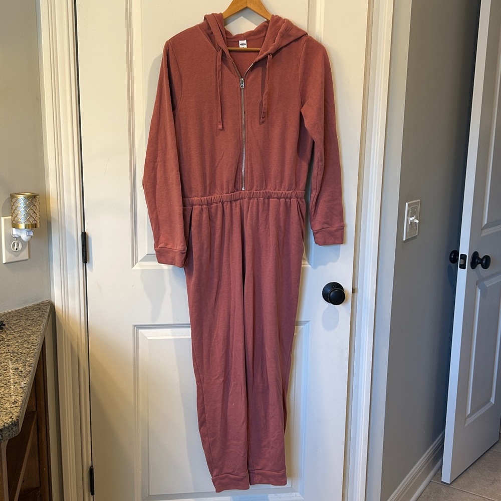 Women's dusty rose pink Old Navy cozy zip front hoodie jumpsuit sweatsuit onesie